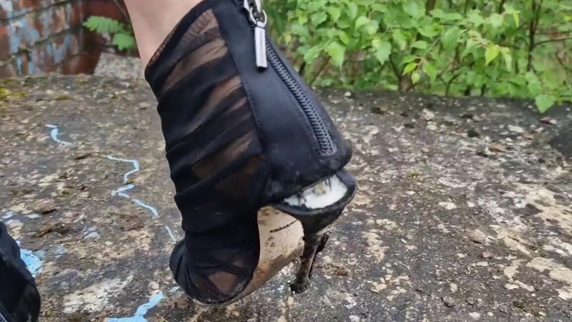 Kats Worn Heels Nicknamed Katswornheels Onlyfans Bend For Me Baby I Want To Feel You Snap Under My Weight