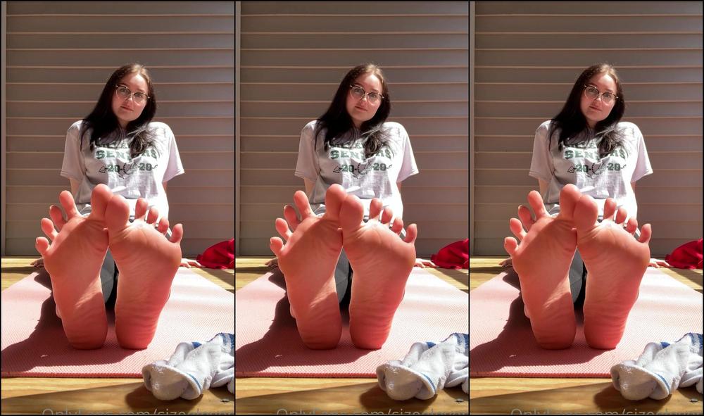 Sizeelevens Sat Outside This Morning Doing A Little Stretch And Enjoying The Sun You Can Enjoy My