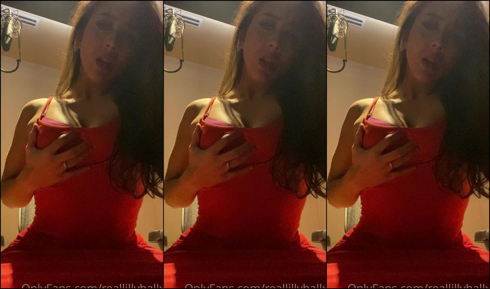 reallillyhallxx-17-06-2020-437980374-studio-toy-suck-down