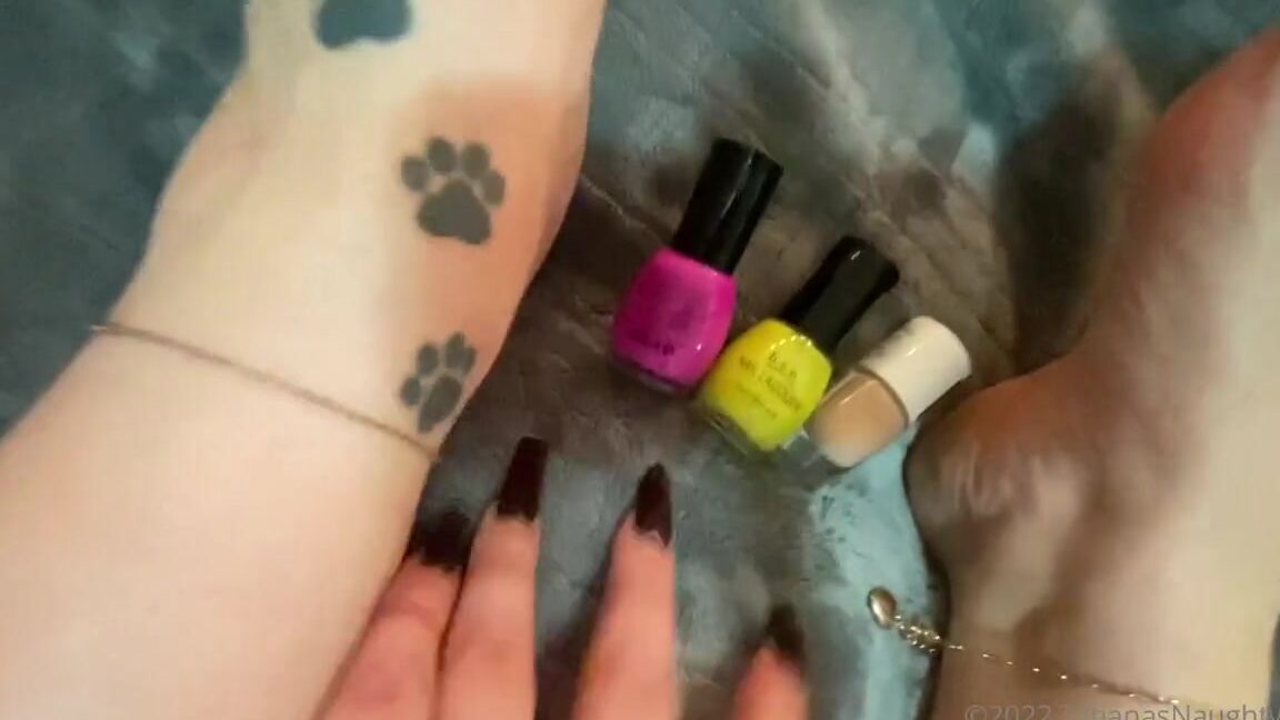 Tatianasnaughtytoes Nicknamed Tatianasnaughtytoes Onlyfans Naked Toes What Color You Guys Like