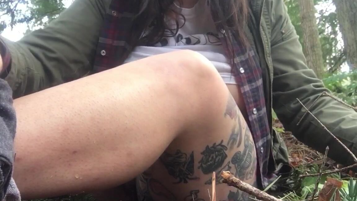 Kezia Bbw Exhibitionist Cums At Sch L Public