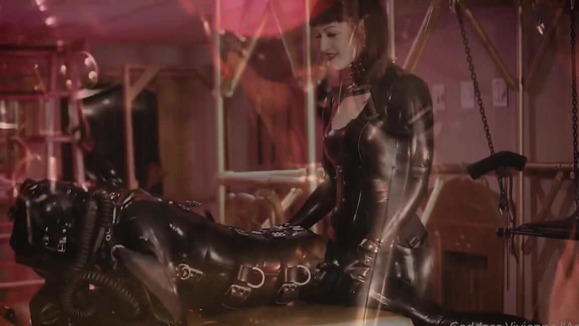 Vivienne L Amour Aka Vlproductionsuk Onlyfans Merry Christmas I Have An Exciting Goodie For You Waiting In Your Inbox 3