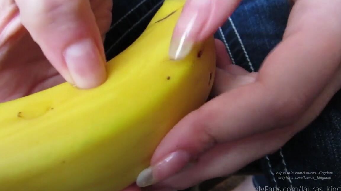 Lalalaura Nicknamed Lauras Kingdom 05 22 2024 Onlyfans Video Knicoles Messy Banana Claw