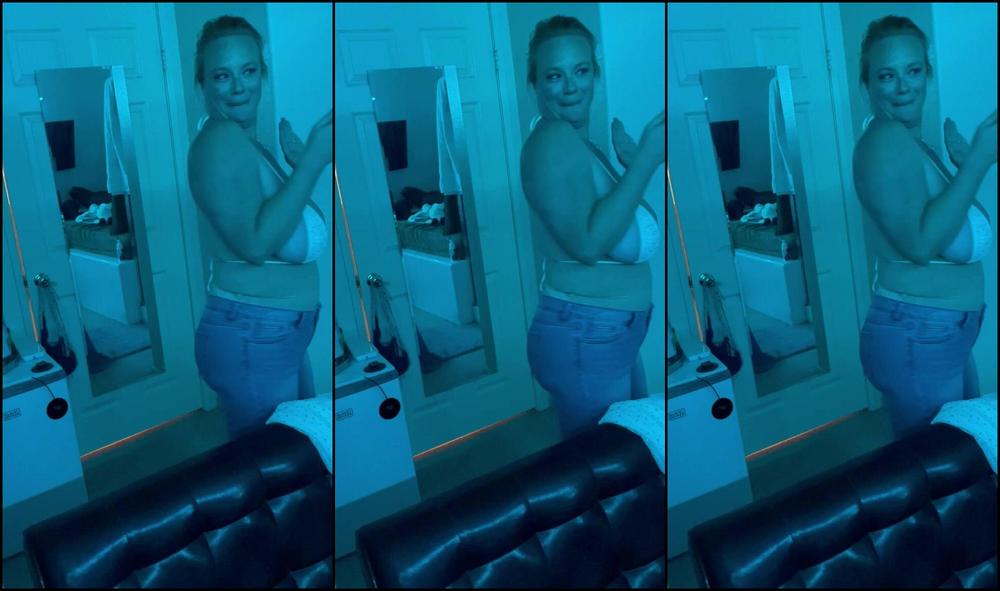 Cameronskye1 3107618188 12 04 2023 Trying On A Tight Pair Of Jeans