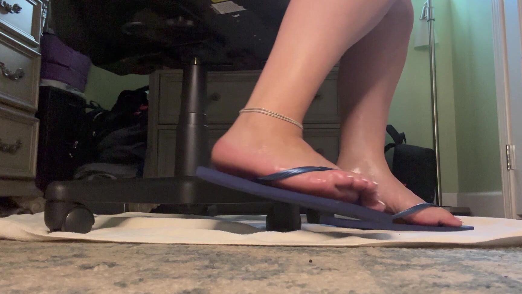 Prettyyheelz 3374788633 06 24 2024 Little Tease For You