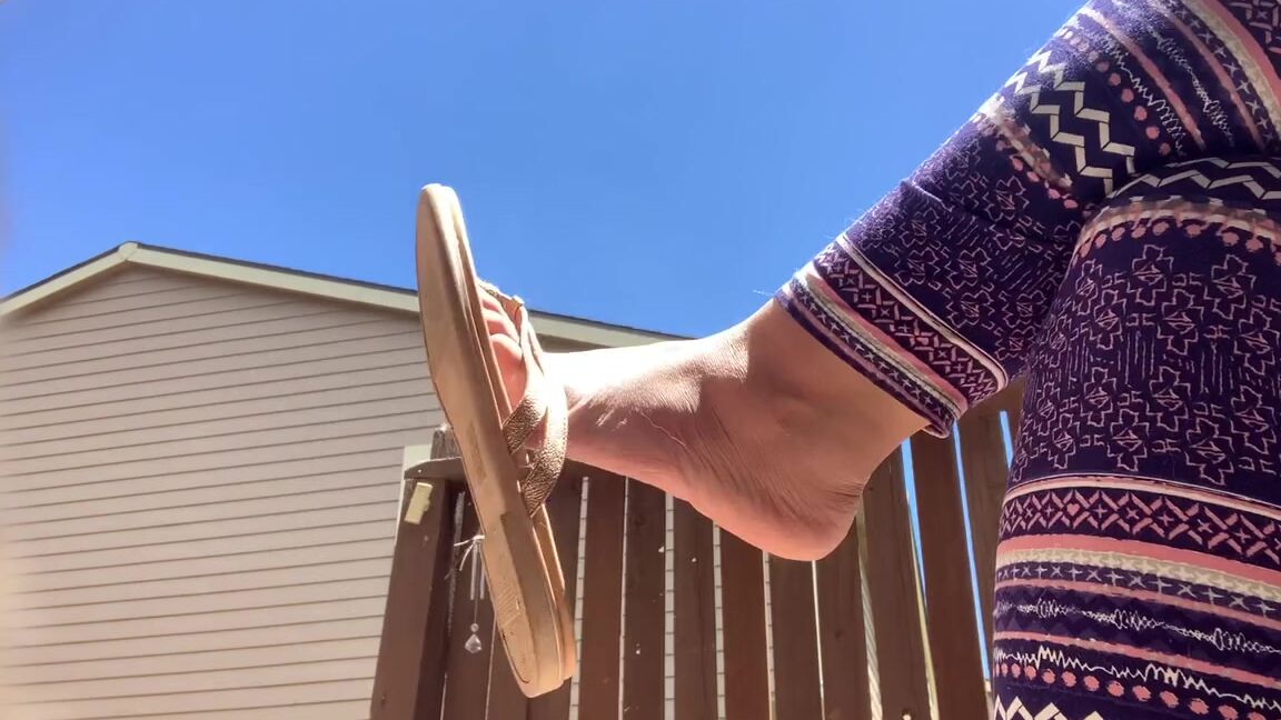 Sweetfeetsy Onlyfans Too Much Going On In The World But Here S This L