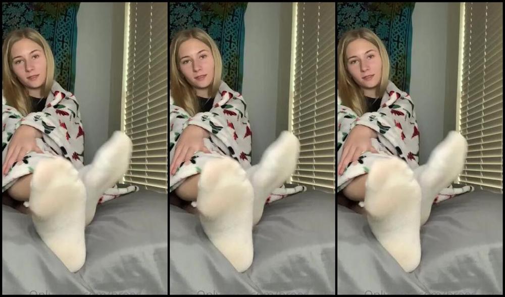 Blondies Toes Onlyfans Shoe And Sock Removal 3