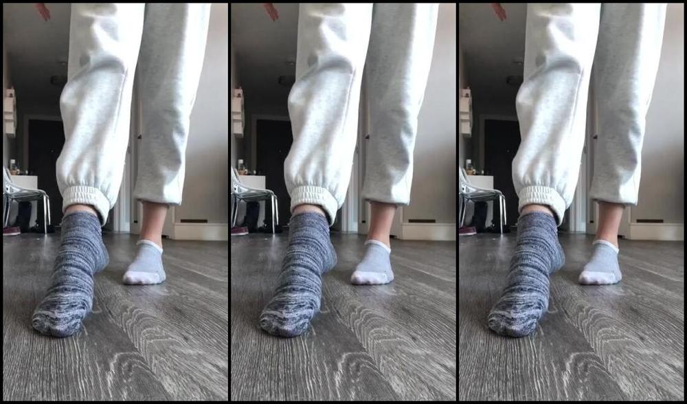 Kissable Toes Nicknamed Kissabletoess Onlyfans Wait Til The End After Workout Booty And Soles Should Be A Thing