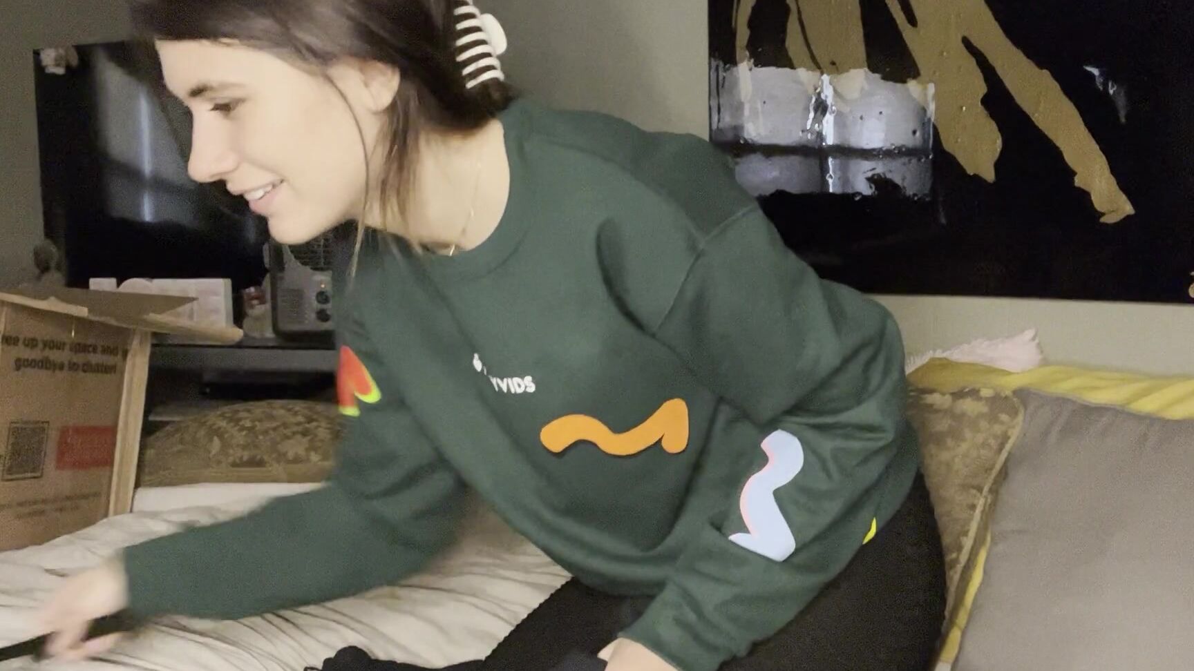 Charlottemae Mv Crown And Gear Unboxing Manyvids