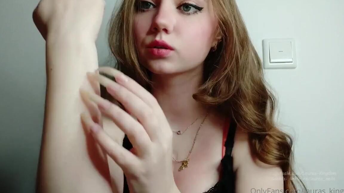 Lalalaura Nicknamed Lauras Kingdom 02 14 2023 Onlyfans Video Kiras Long Nails Worship