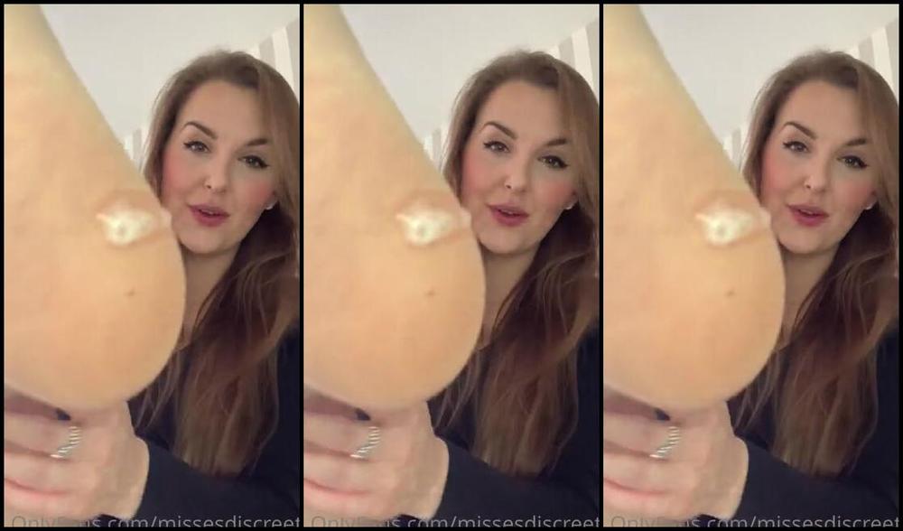 The Queen Of Sole Aka Missesdiscreets Onlyfans Open Wide Swallow My Spit And Clean It Up From My Soles 2