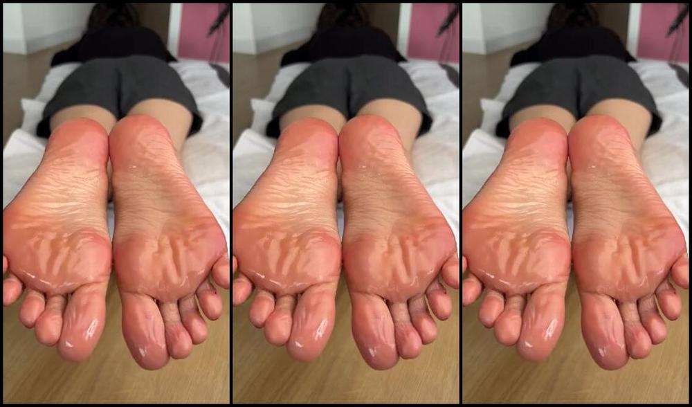 Cute Lily F33T Nicknamed Cute Lily F33T 07 28 2024 Onlyfans Video Do You Prefer My Soles Smooth Or Wrinkly