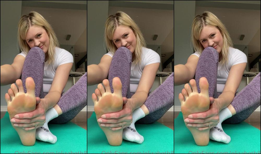 Elizabeth88 2906084509 06 14 2023 Taking Off My Socks And Wiggling My Toes For You For The Feet Lovers