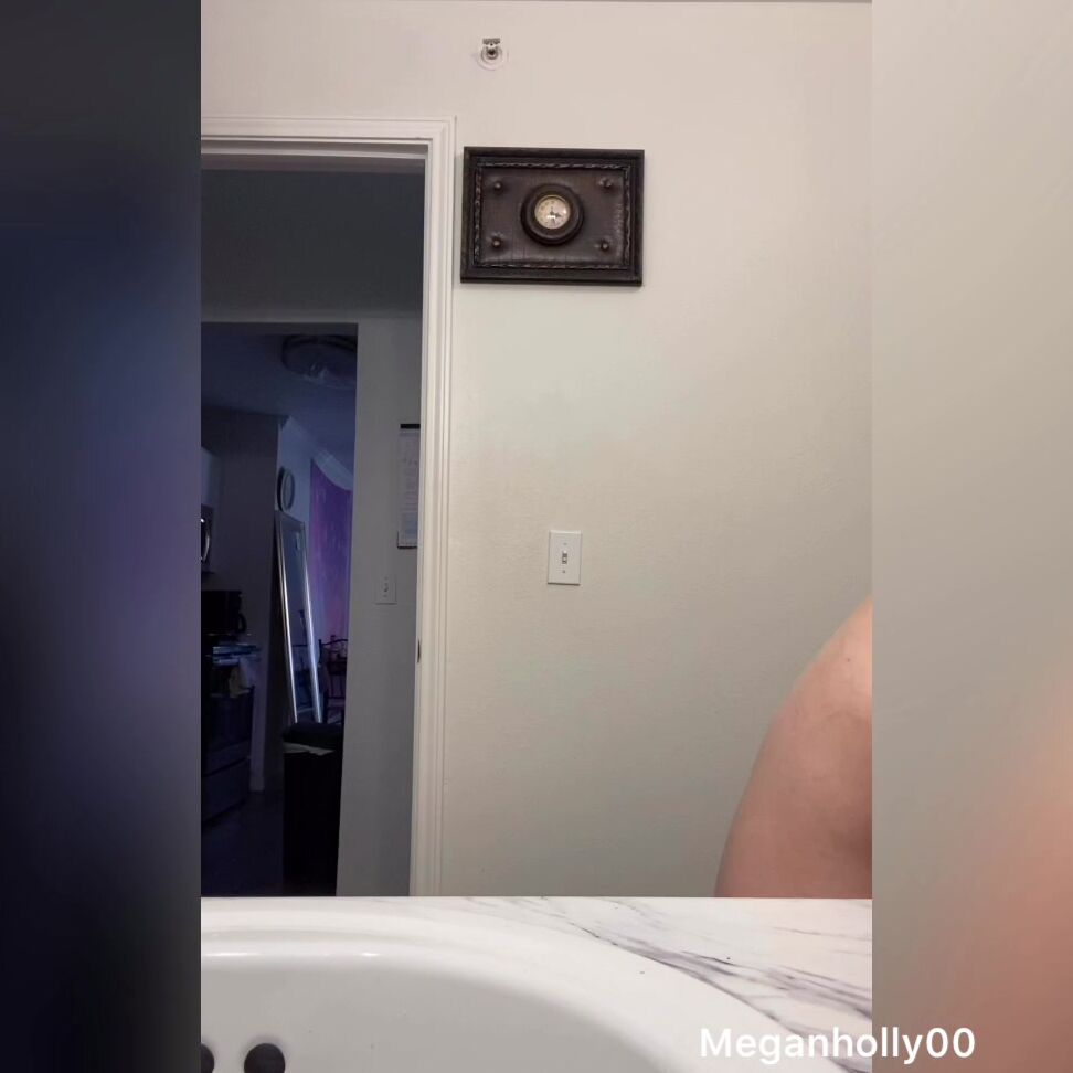 Meganholly Pov Golden Shower P In Mouth