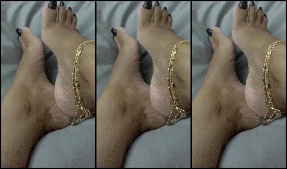 Puja Nicknamed Caramelprofessor Onlyfans Bath Amp Bed And These Pretty Little Things