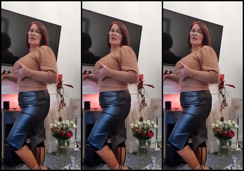 Miss B Nicknamed Missb52S Onlyfans 12 20 2020 I Have A Present For Santa