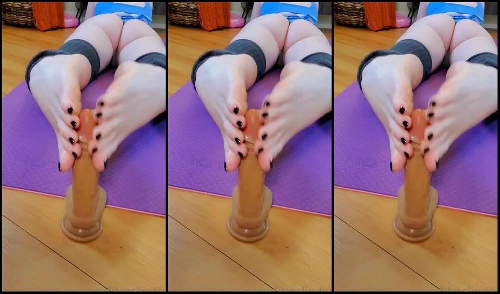 Goddess Lindsay Nicknamed Goddesslindsay Onlyfans Which Would You Like To Feel More My Soft Soles Or My Little Plump Toes I Had Even More Fun Wit L8A