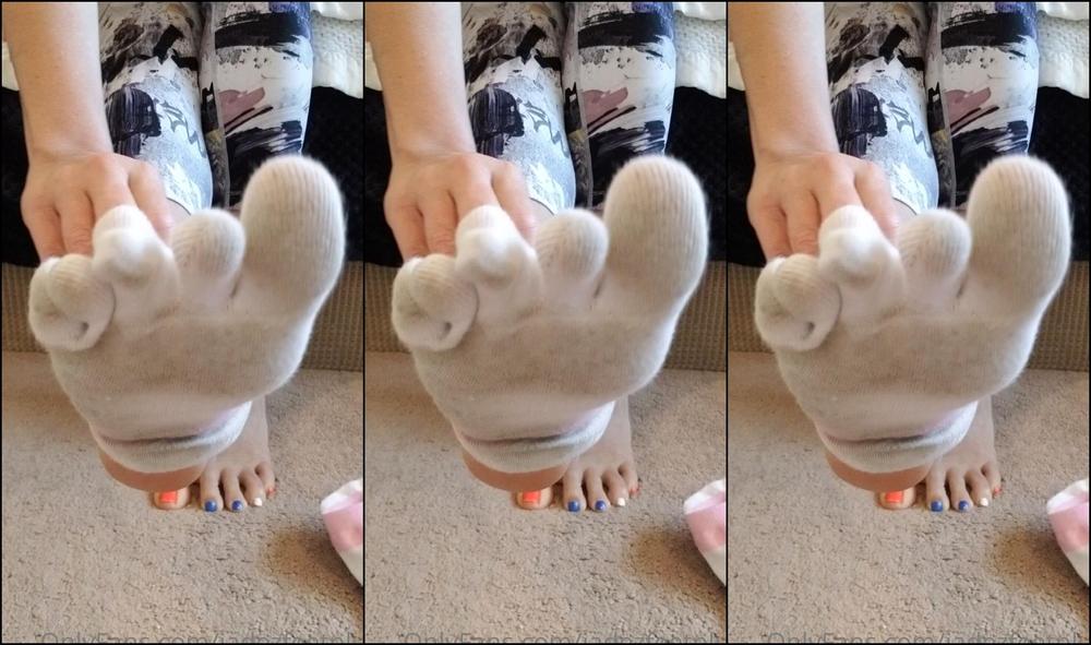 Jadezfeetplus 2213579098 09 06 2021 Going On The 3Rd Mountain Bike Ride In These Toe Socks Amp They Have A Strong