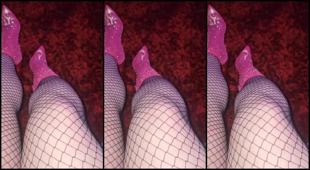 Miss Laura Nicknamed Mistresslaura11 Onlyfans Clip Edge To My New Pretty Boots