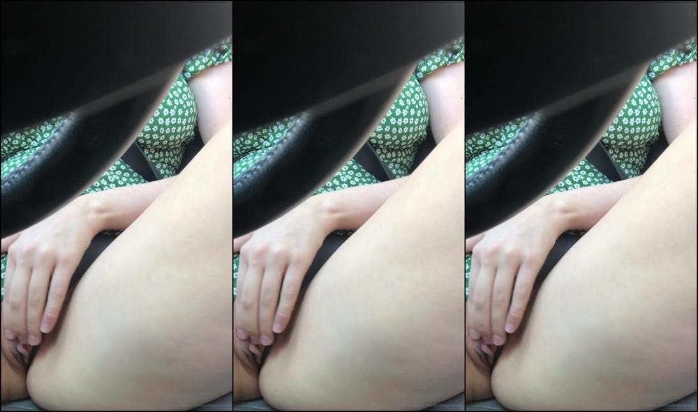 Audreyandsadie Min Playing With My Pretty Pink Pussy While Drivi