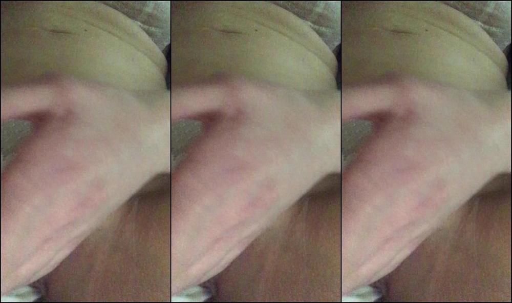 Jessiemelb This Horny Little Pussy Wants Some Cock