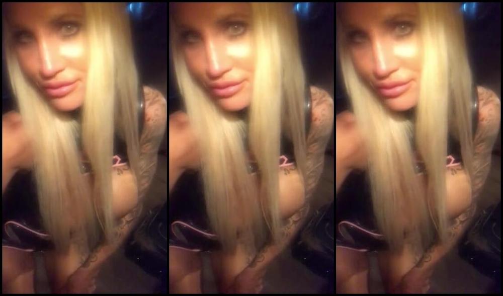 Calea Toxic Nicknamed Caleatoxic Onlyfans Back At Home My Monday Teaser For You