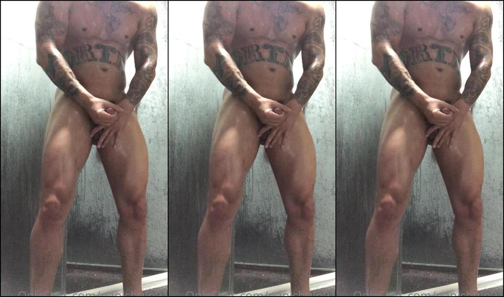 Papichulo Having Fun In The Shower