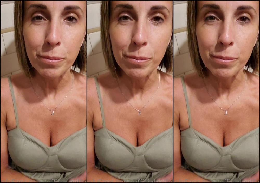 laurenthegaqueen-28-06-2021-2147723120-at-lunch-with-co-workers