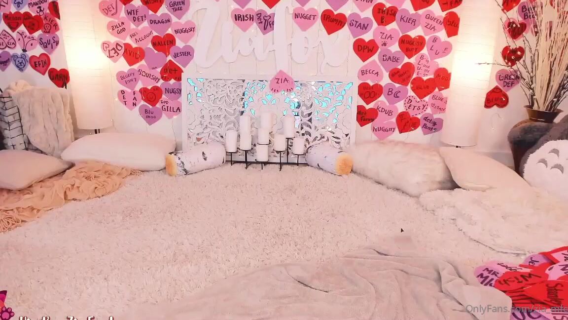 Zia Mfc Onlyfans Two Live Cumshows To Match With The Blowjob Show I Poste Video