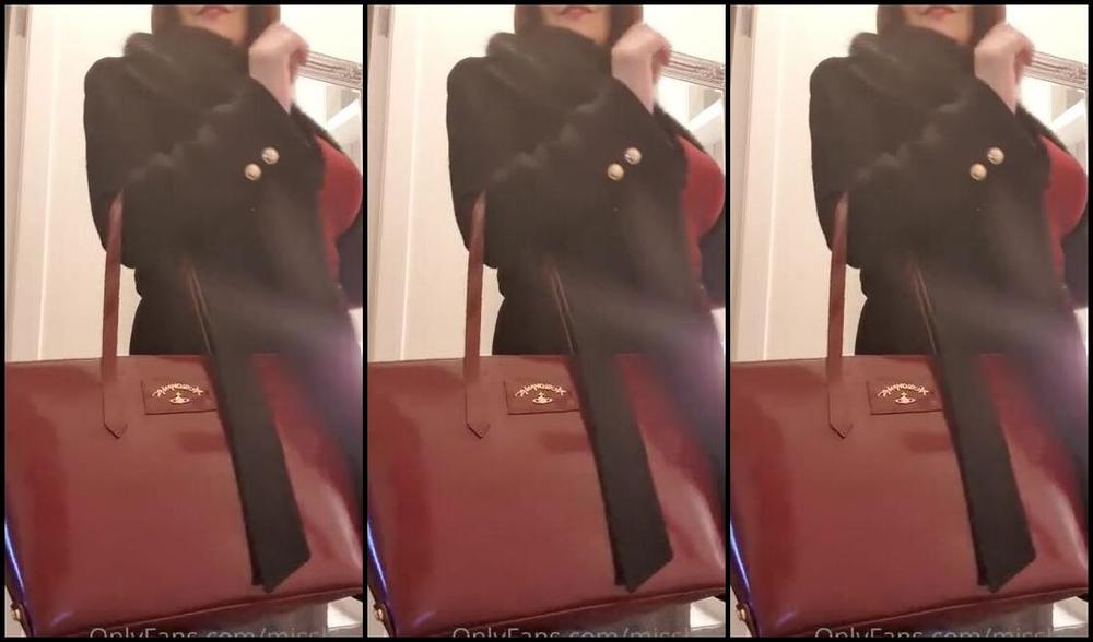 Miss B Nicknamed Missb52S Onlyfans 10 19 2020 Dont You Just Love My Outfit