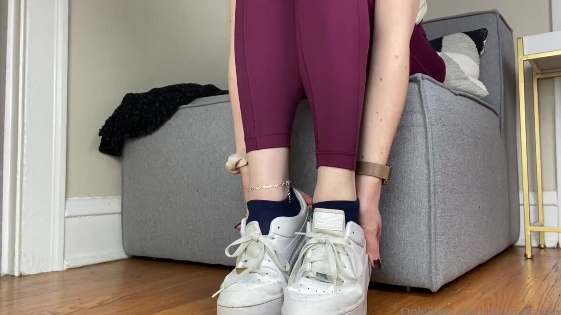 Sizetensolemates Onlyfans Task 1 Get On The Ground Jerk Yourself Off Cum Between My Toes Right Now