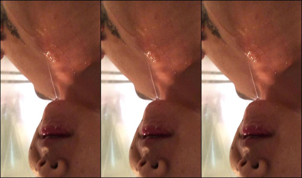 Kimberlychixxx I Was So Horny My Pussy Lips Are So Swollen I Fingered Myself Till I Squirted All Over My