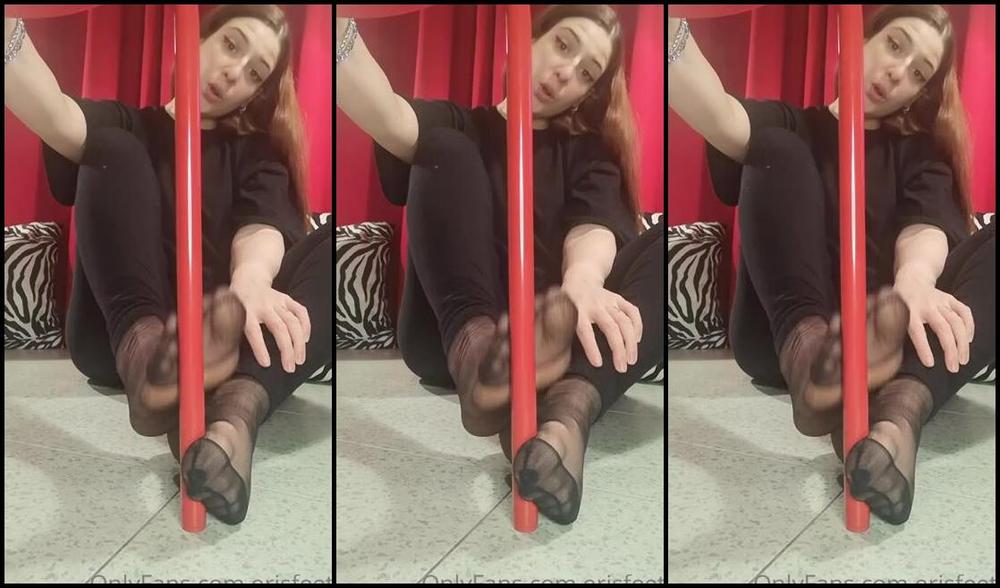 Erisfeet Onlyfans Solo Un Segaiolo Come Te Pu Pensare Che Questo Piede Sottile Di Sgabello Possa Essere Il Proprio