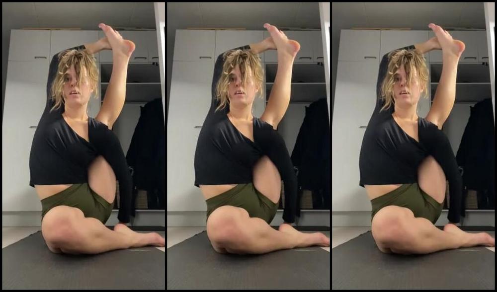 Goddessbast Nicknamed Goddessbastet Onlyfans Your Little Xmas Gift Yoga Session With