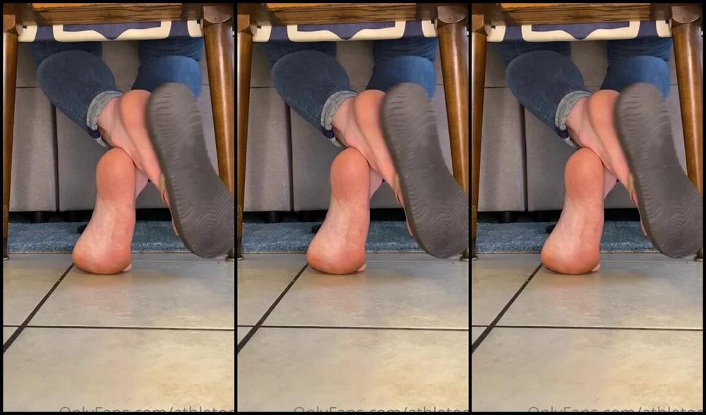 Athletoes Nicknamed Athletoes Onlyfans Getting Some Work Done From Home Today I Have My Little Desk Set