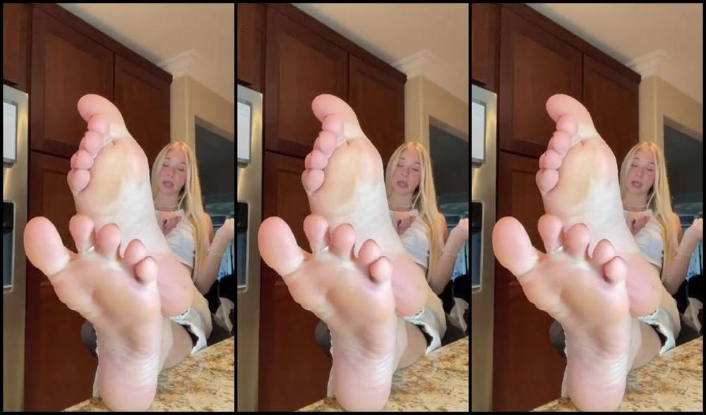 Goddess Kaylee Aka Xomaddykxo Onlyfans It S Not Easy Being My Little Loser Is It Obey Stroke And Submit Like A Good Foot Boyp