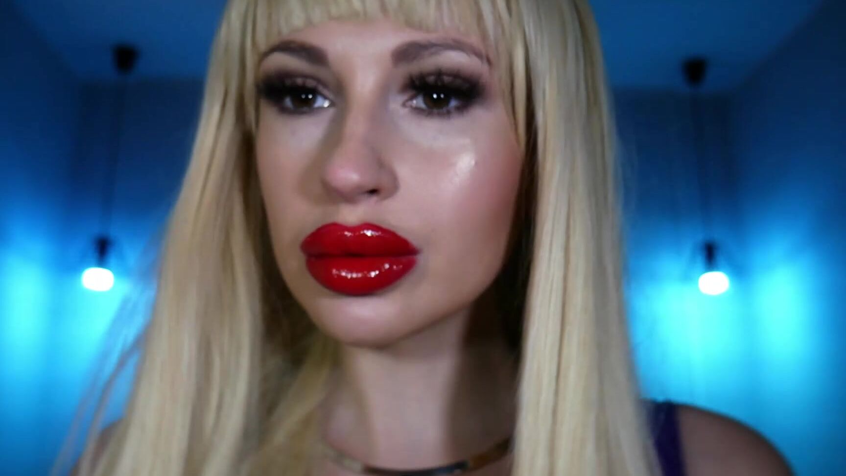 Roleplayg Ddess Red Lips And Bouncing Tits