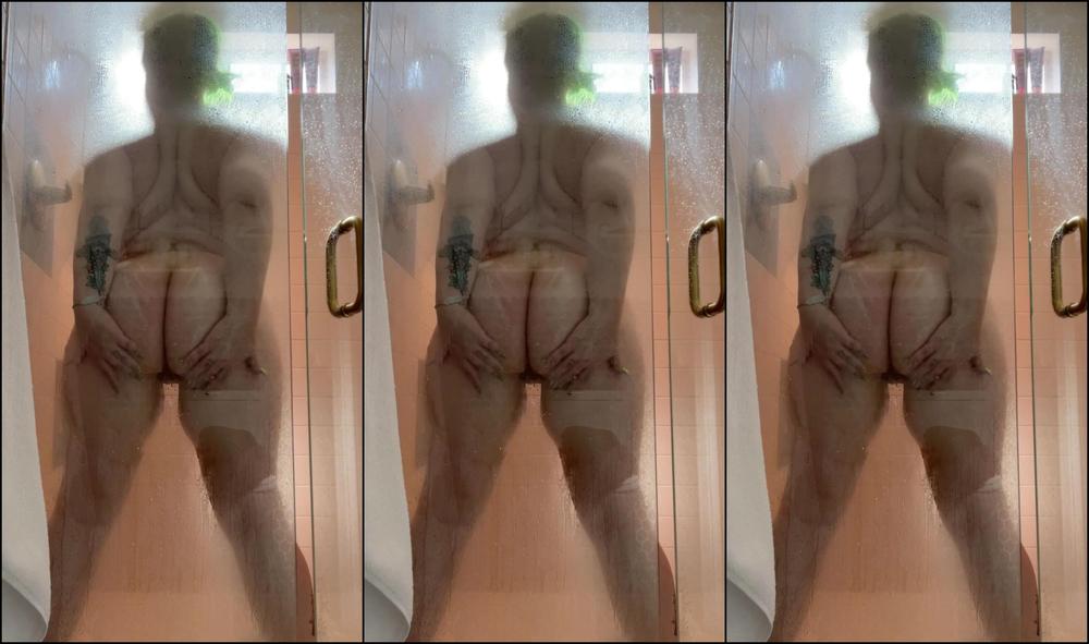 Ariaeisley 3678418290 02 19 2025 Getting Wet In More Ways Than One