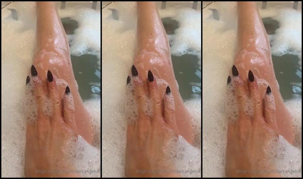 Lady Dark Angel Haven T Had A Bath For Weeks So Good My Three Fur Babies Haven T Left Me Alone Since I Ve Been Home I Even Have Company From One Wh