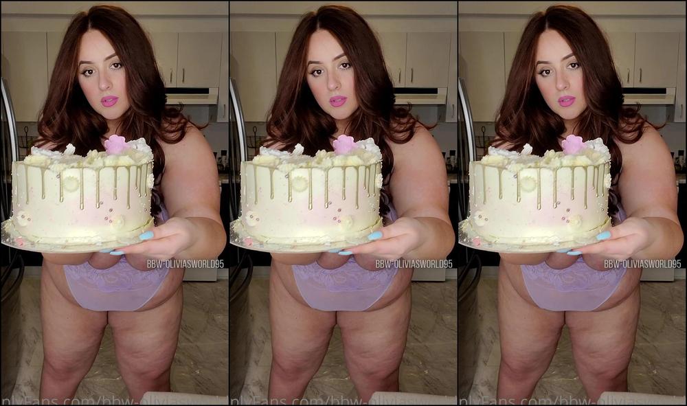 Bbw Oliviasworld95 2459139969 05 27 2022 Video Tasting This Cake Before I Destroy It With My Overgrown Curves