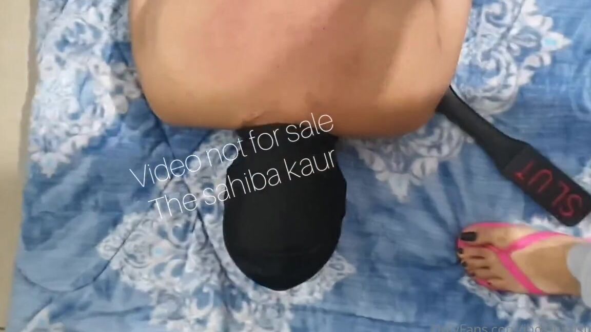 Sahiba Kaur Indian Mistress Onlyfans Making A Painting On His Useless D Rty Back With My Sexy Pink Flip Flops Cruel Nd Sexy Verbalp