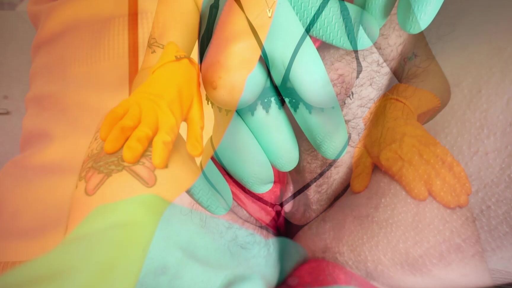 "QueenCronopia" bigboobs, girlgirl, glovefetish, gloves, rubberfetish gg fucking with rubber gloves Manyvids