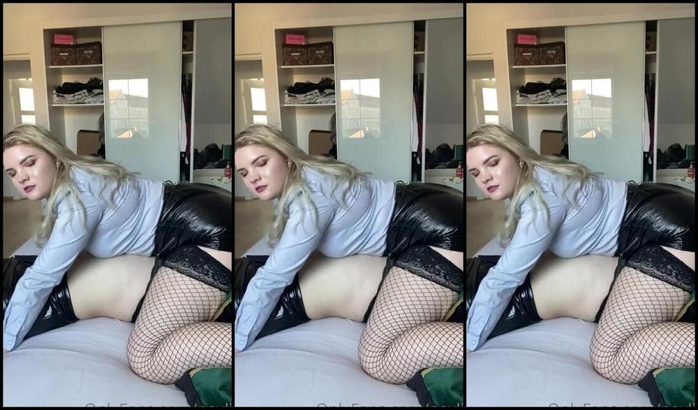 Kinky Navlia Onlyfans Office Dominatrix 4