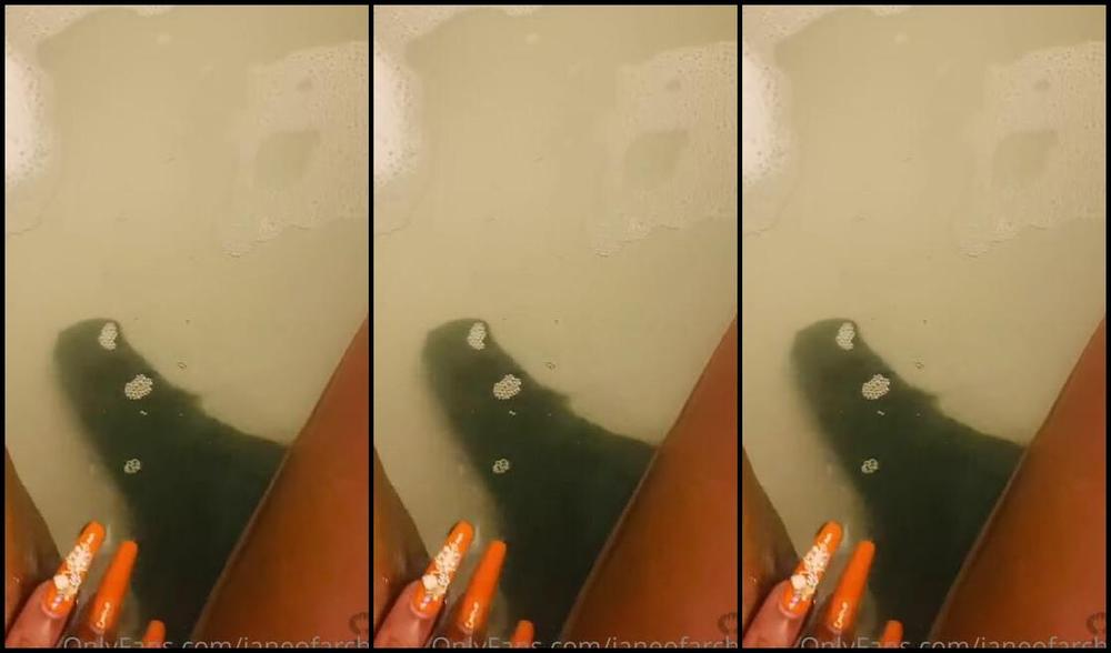 Janeofarchs Onlyfans Bath Time Who Wants To Get Wet