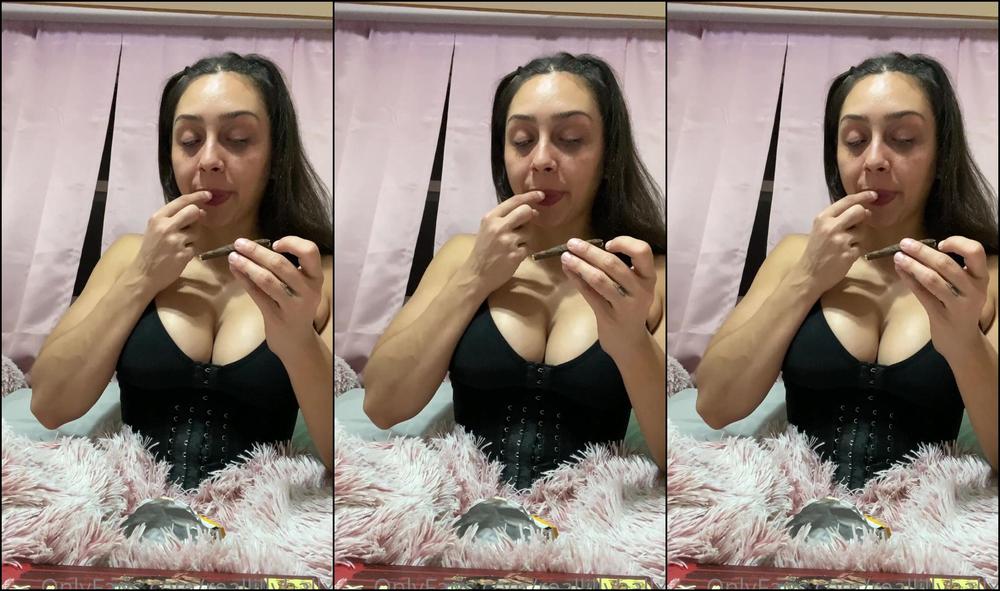 reallillyhallxx-08-09-2021-2215492540-some-cloud-9-for-you-babes