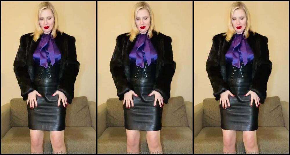 Lady Phoenix Nicknamed Ladyphoenix Ldn Onlyfans Fur Ship Time Wrapping Up Warm In Winter Often Means My Fur Comes Out Coats Do Not Get As Soft And