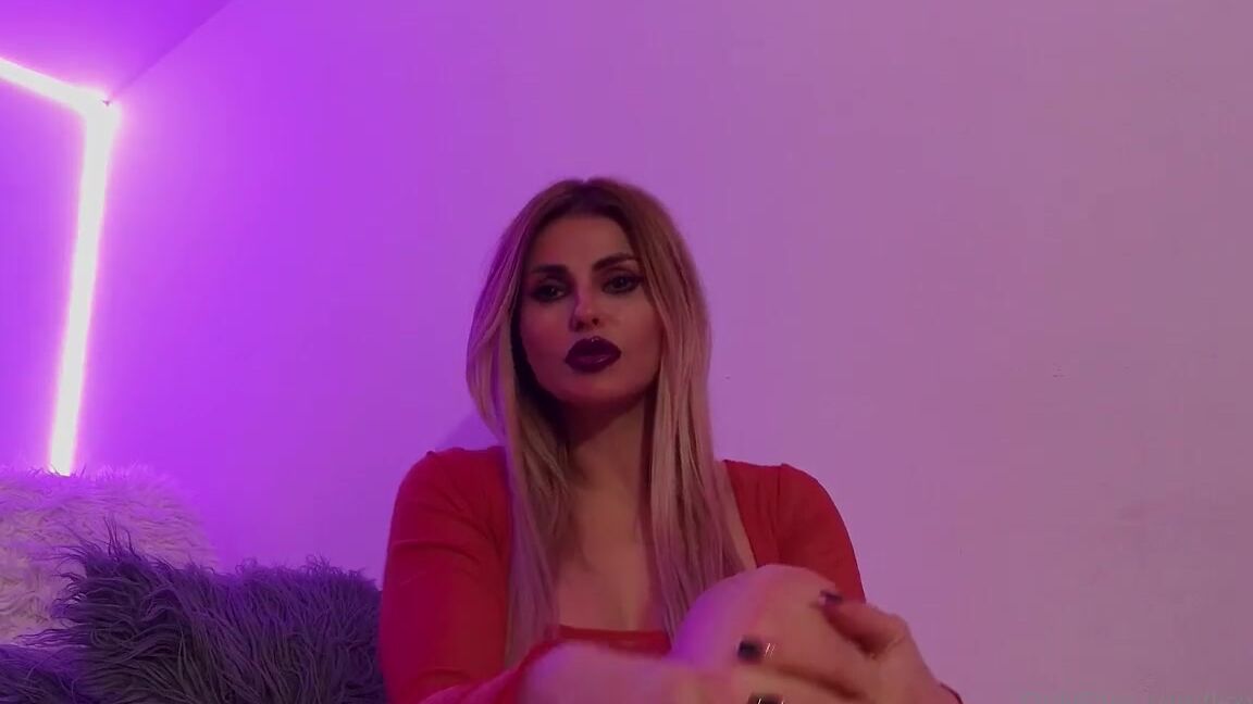 Lexy Noir Nicknamed Lexynoir Onlyfans I Can Control Your Addiction For Big Boobs Part 3