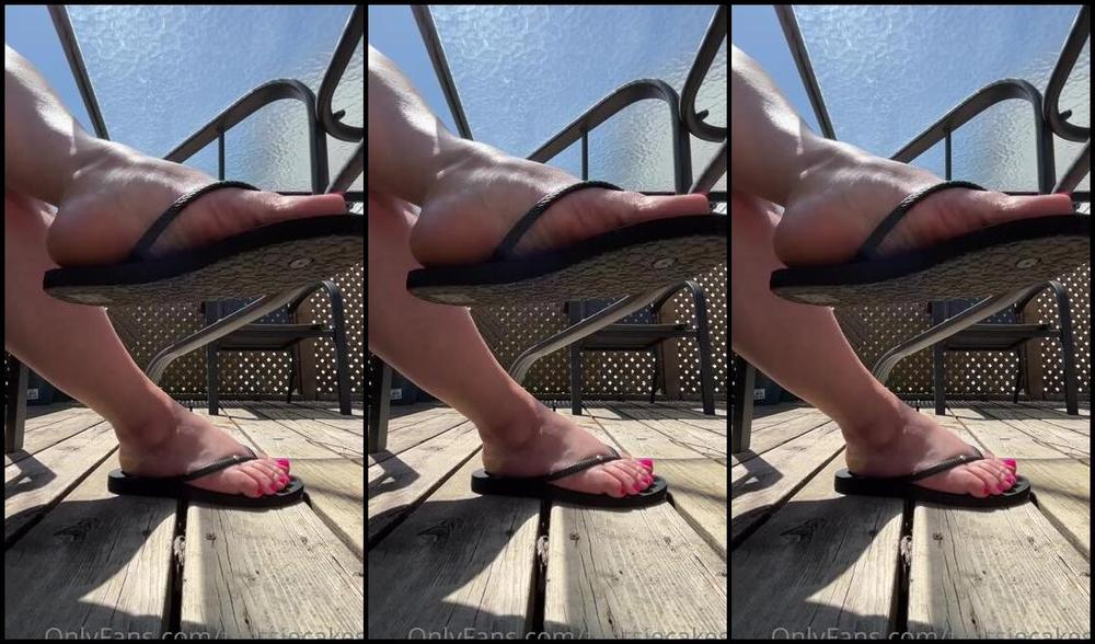 Caroline Aka Feetsiecakes Onlyfans Enjoying The Sunshine In My New Flip Flops From A Favourite Fan 2