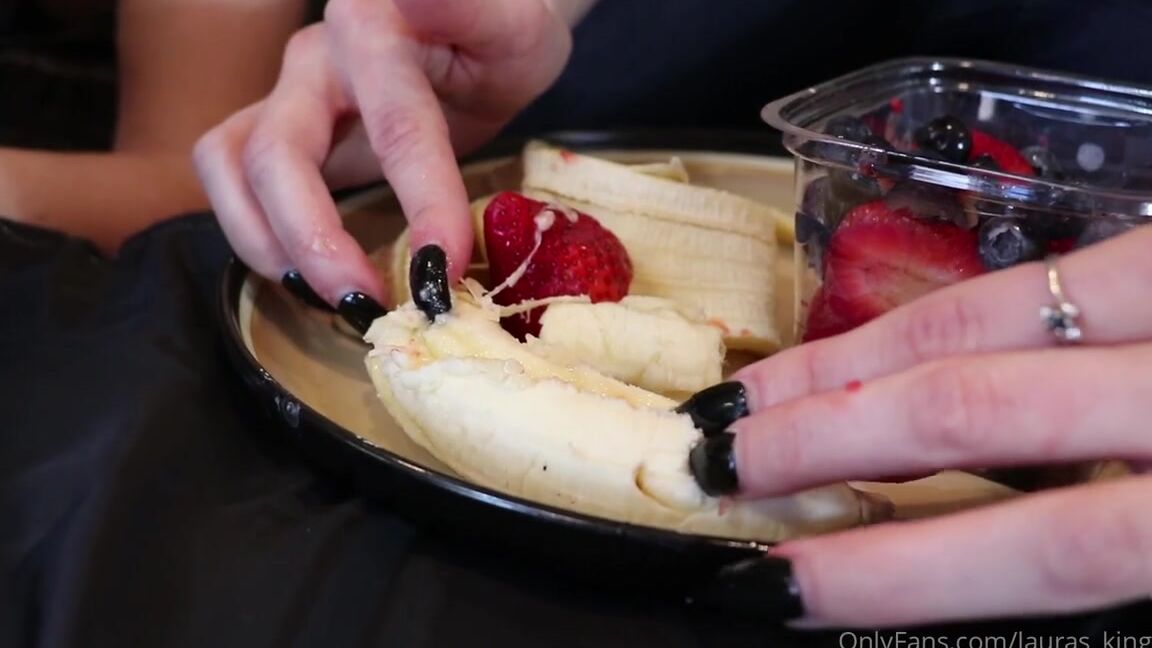 Lalalaura Nicknamed Lauras Kingdom 07 02 2024 Onlyfans Video Jess Fruit Claw