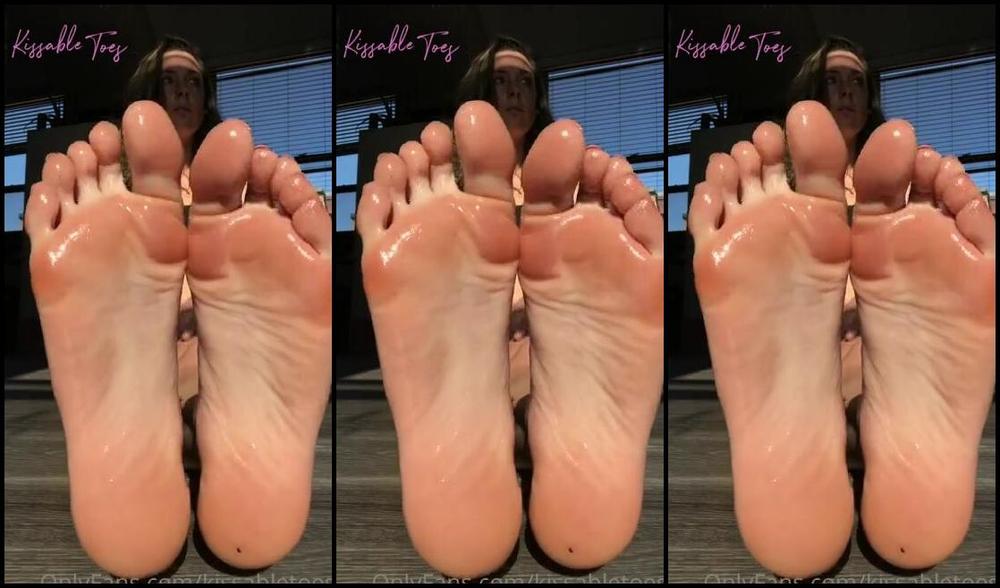 Kissable Toes Nicknamed Kissabletoess Onlyfans Oil Is My Fav